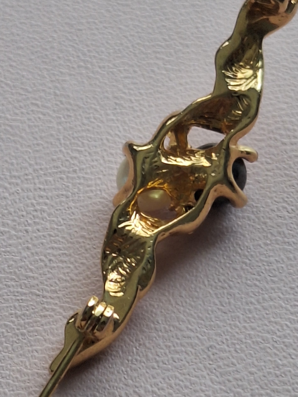2" 1928 Gold-Tone Brooch with Black and White Pearls - Picture 8 of 10